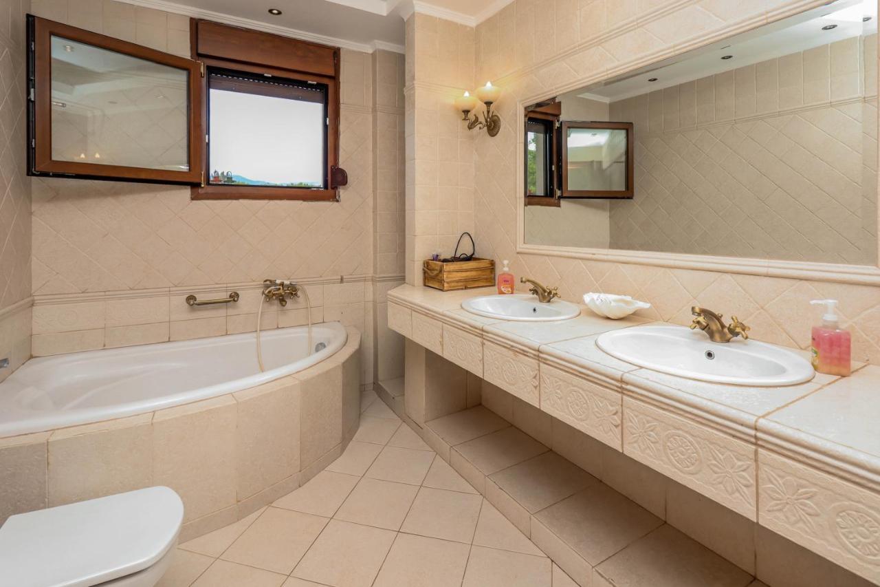 Suite Acropolis Serres Next To Center Ngoại thất bức ảnh